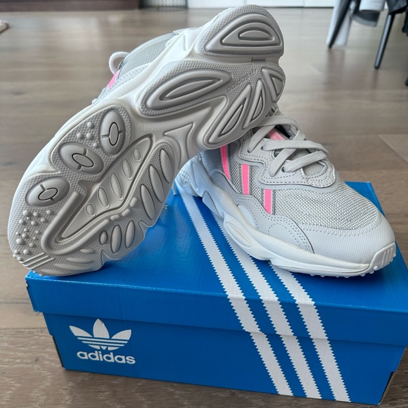 NEW Adidas Ojweego Gray and Pink Ortholite - Picture 2 of 7